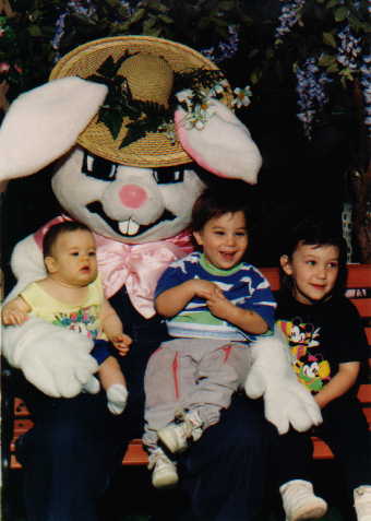 Easter 1990.jpg (22753 bytes)