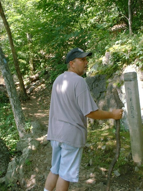 Mark hike.jpg (118567 bytes)