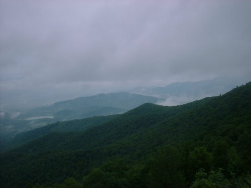 Mtns.jpg (16904 bytes)